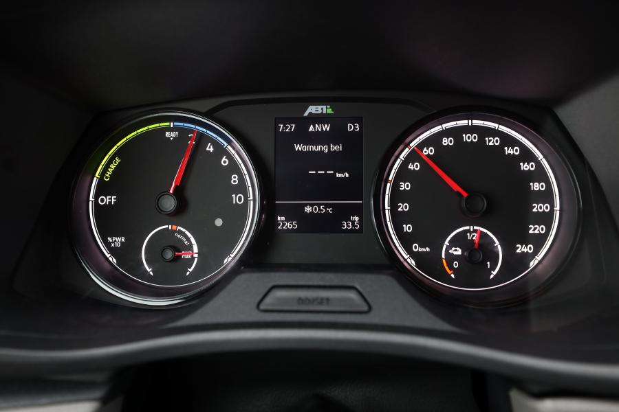 Панель приборов Volkswagen e-Caddy Maxi Kombi by ABT 2020 года  (фото 3 из 3)